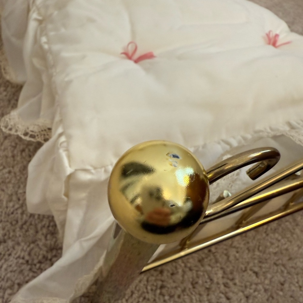 Pleasant Company Vintage 1994 American Girl Collection Brass Bed, Bedding - Picture 2 of 6